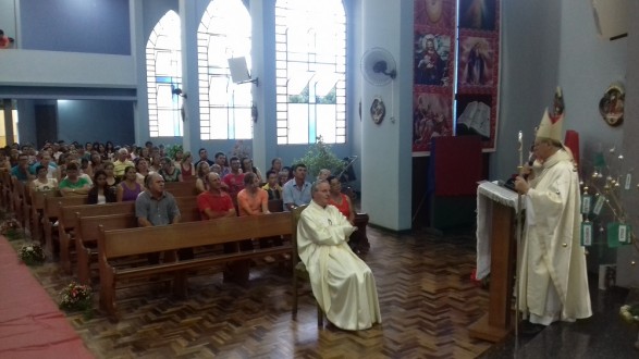 Pe. José Chipanski tomando posse, em Paula Freitas.