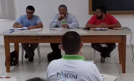 Dom Wagner, bispo de Guarapuava e refencial da Pascom no Paraná, na partilha dos Temas para o Miticom Regional.