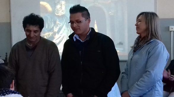 Seminarista Diego Oliveira apresentando seus pais.
