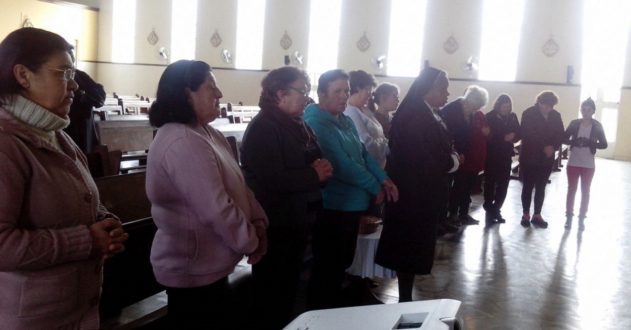 Mulheres participantes da Jornada Jovem, na paróquia do Rocio, em União da Vitória.