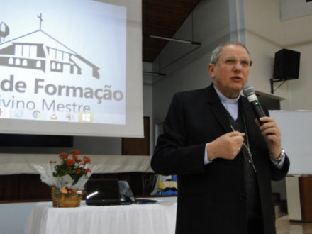 Dom Agenor, assessor da OSIB, na fala inicial do encontro.