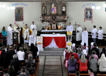 Com alegria e lágrimas, a Paróquia de Santana realiza a 7ª Festa da Cultura Polonesa e se despede do pároco