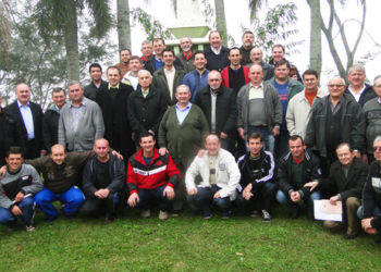 Padres de Erexim têm semana de Retiro, orientados por Dom João Bosco