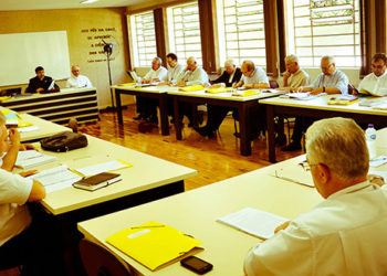 Bispos do Paraná realizam em Ponta Grossa dois dias de encontro de oração, reflexão e planejamento