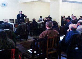 Pe. Mário Spaki dá formação para o clero de União da Vitória