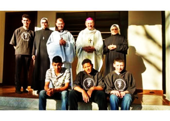 Renovação dos Votos das Irmãs Franciscanas Servas Missionárias da Restauração Divina (FSMRD)