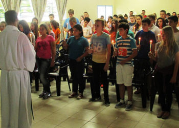 Catequizandos de Mallet se preparam para Crisma