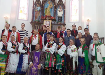 Matriz Nossa Senhora do Rosário realiza missa com Coral Polonês