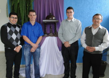 Seminaristas fazem experiência  na apresentação de TCCs