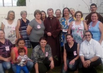 Irmãs Mensageiras promovem retiro para mulheres