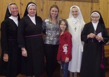 Irmãs Franciscanas despedem-se de Santana