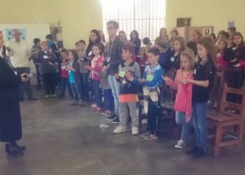 Irmãs Mensageiras promovem encontro de coroinhas