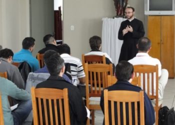 Nulidade Matrimonial é tema de estudo em Reunião do Clero