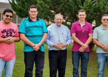 Diáconos fazem retiro em preparação ao sacerdócio