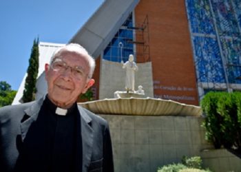 Várias missas marcam o velório de Dom Albano até o sepultamento