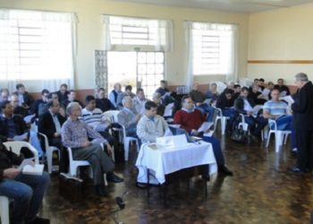 Paróquia São Pedro acolhe reunião do Clero