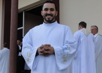 Seminarista Claudimir é ordenado diácono em Bituruna