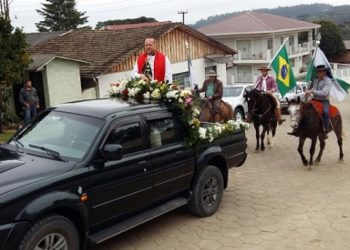 Festa da Colheita é celebrada com fé, em Rio Claro do Sul