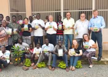 Igreja da Guiné-Bissau recebe container com as Bíblias