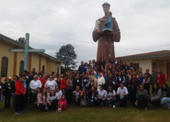 Paróquia Santo Antonio acolhe catequistas para formação por Setor