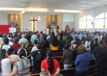 Retiro da RCC reúne 300 participantes