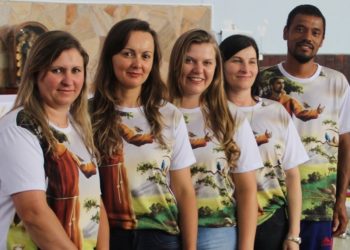 Paróquia de Rio Azul dá formação a 80 catequistas