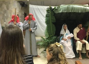 Juventude de Rio Azul vive o Natal com teatro e outras tradições