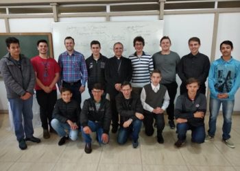 Treze jovens fazem o Retiro Vocacional no Seminário Diocesano