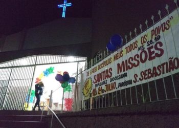 Famílias da paróquia São Sebastião refletem a prática da misericórdia, no 2º Dia das Missões Diocesanas
