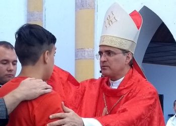 Em Crismas pela Diocese Dom Walter Jorge fala da missão do jovem crismado