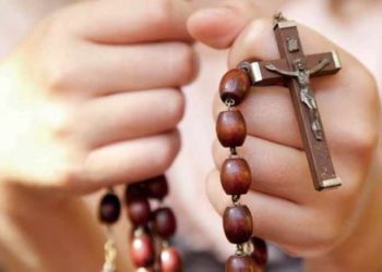 Padre da Diocese elabora subsídio para Récita do Terço no Mês Mariano