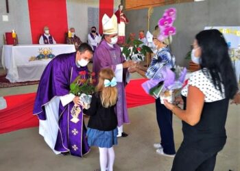 Paróquia São Carlos Borromeu acolhe seu novo padre