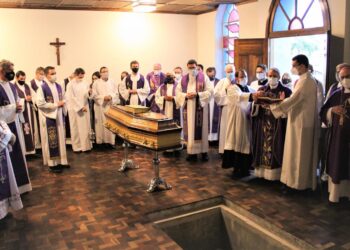 ‘Chamado’ pelo Sagrado Coração de Jesus, Dom Walter Ebejer dá adeus à Diocese