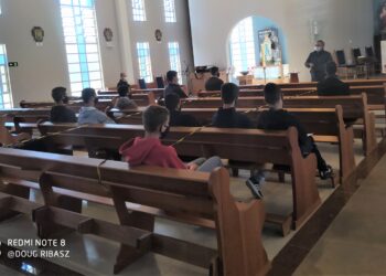 Encontro Vocacional promovido pela Paróquia São José reúne 11 jovens