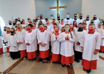 Paróquia São José promove ações com jovens, e serviços na liturgia para crianças e adolescentes