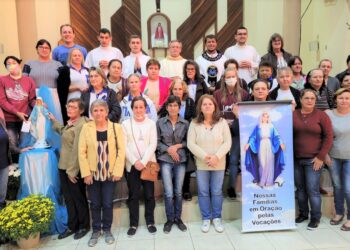 Zeladoras de Capelinhas, de Rebouças, participam de reunião com padres do Seminário e Seminaristas
