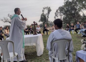 Paróquia Senhor Bom Jesus realiza formação em Liturgia para lideranças e encontro com jovens