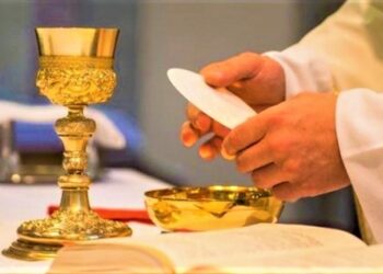 “O reconheceram ao partir o pão” – Artigo de Liturgia com Pe. Alisson Marlon