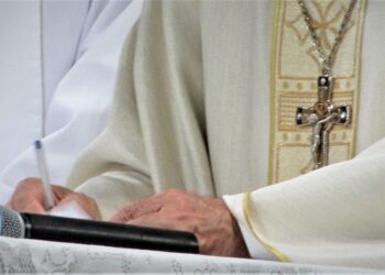 Dom Walter Jorge anuncia novas Transferências e Nomeações no Clero da Diocese