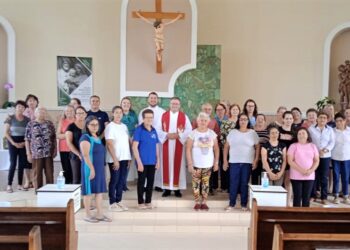 Paróquia N. Srª. da Salette e São Cristóvão acolhe Equipe do Seminário para Encontro com Zeladoras das Capelinhas
