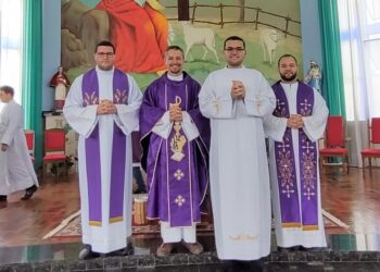 Paróquia São Carlos Borromeu acolhe seminarista para Estágio Pastoral
