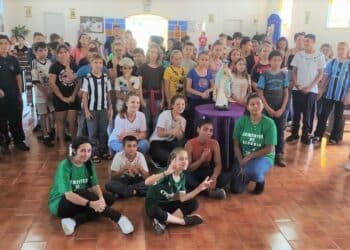 Sementes de Alegria auxilia em Retiro para catequizandos em Santo Antonio do Iratim