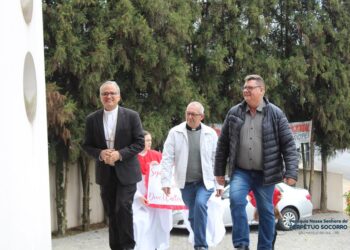 Paróquia Perpétuo Socorro recebe Visita Pastoral de Dom Walter Jorge