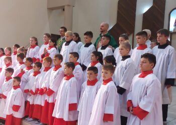 Novos Ministros, Acólitos e Coroinhas para a Paróquia Senhor Bom Jesus
