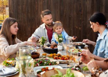 Refeição à Mesa – Um ato Sagrado – Por, Ellen Gomes – Nutricionista