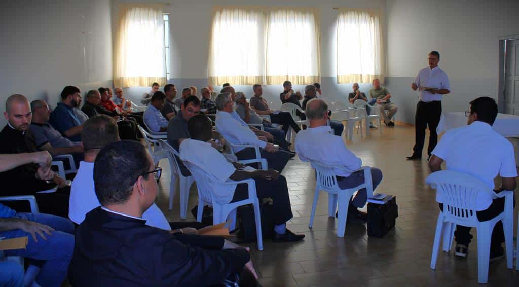 Clero da Diocese renova promessas sacerdotais, em Missa da Unidade, na Catedral