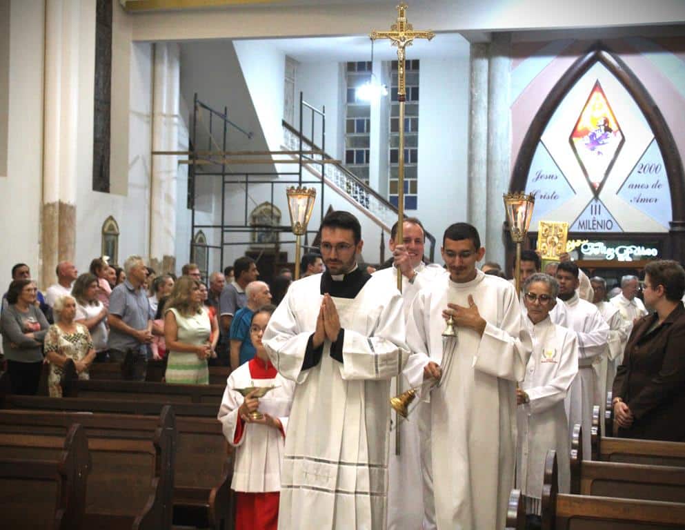 Clero da Diocese renova promessas sacerdotais, em Missa da Unidade, na Catedral