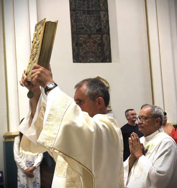 Clero da Diocese renova promessas sacerdotais, em Missa da Unidade, na Catedral