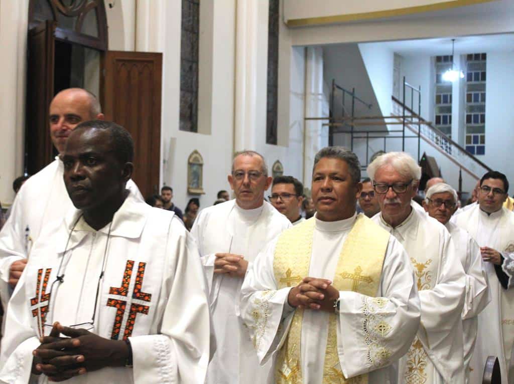 Clero da Diocese renova promessas sacerdotais, em Missa da Unidade, na Catedral