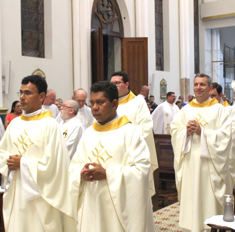 Clero da Diocese renova promessas sacerdotais, em Missa da Unidade, na Catedral